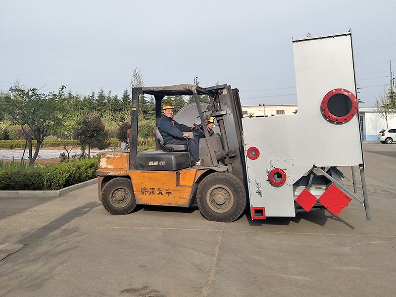 米兰体育app官方下载:知名轮胎工厂半钢全自动二次法成型机投用！